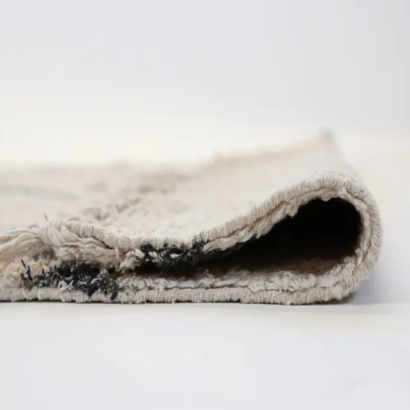 POM POM AT HOME Monte Hand Woven Rug 2X3 NWT 66$ - Picture 2 of 3